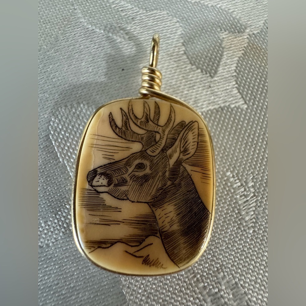 Vintage Scrimshaw Pendant Necklace Deer Pendant w/ Gold Wire Wrap signed Luther